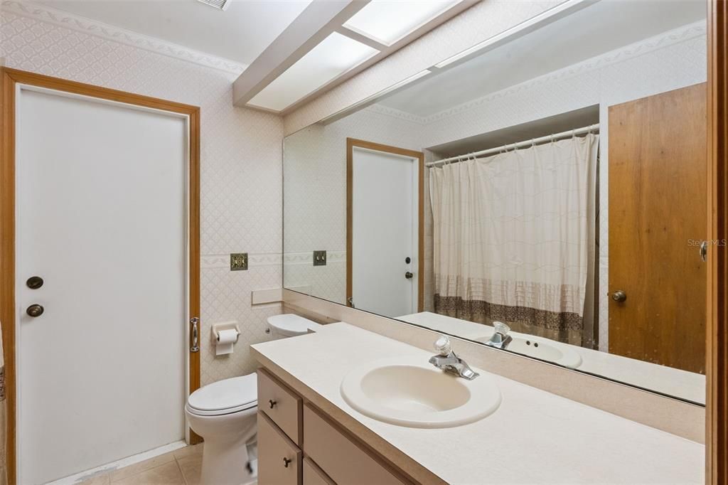 На продажу: $335,000 (3 спален, 2 ванн, 1677 Квадратных фут)