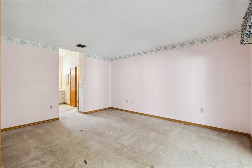 На продажу: $335,000 (3 спален, 2 ванн, 1677 Квадратных фут)