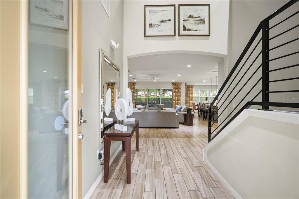На продажу: $799,990 (9 спален, 7 ванн, 4588 Квадратных фут)