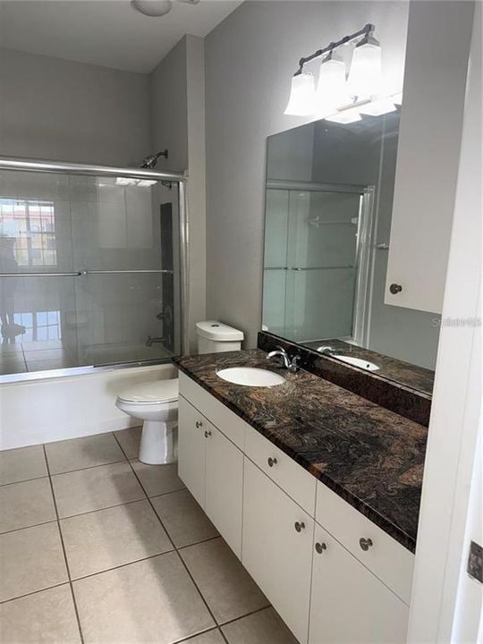 В аренду: $1,900 (2 спален, 2 ванн, 1140 Квадратных фут)