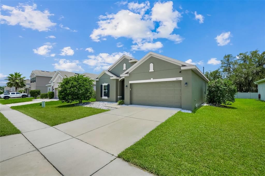 For Sale: $365,000 (4 beds, 2 baths, 1859 Square Feet)