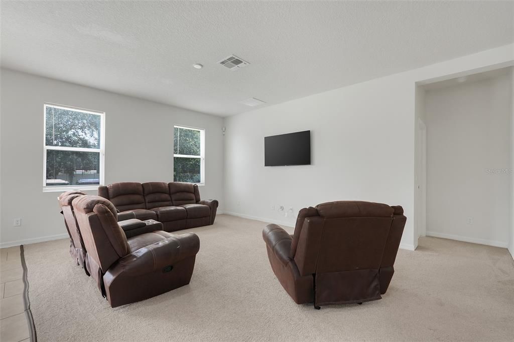 For Sale: $365,000 (4 beds, 2 baths, 1859 Square Feet)