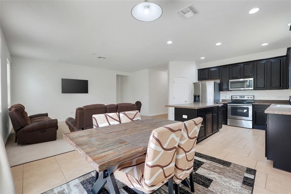 For Sale: $365,000 (4 beds, 2 baths, 1859 Square Feet)