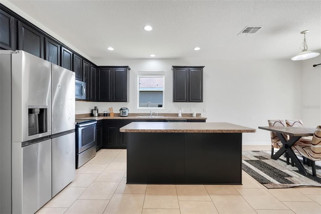 For Sale: $365,000 (4 beds, 2 baths, 1859 Square Feet)