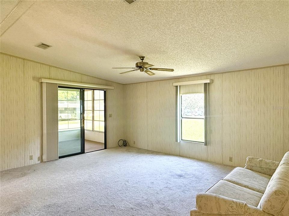 В аренду: $1,595 (2 спален, 2 ванн, 1008 Квадратных фут)
