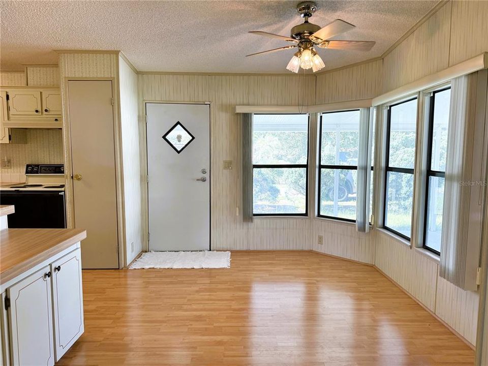 В аренду: $1,595 (2 спален, 2 ванн, 1008 Квадратных фут)