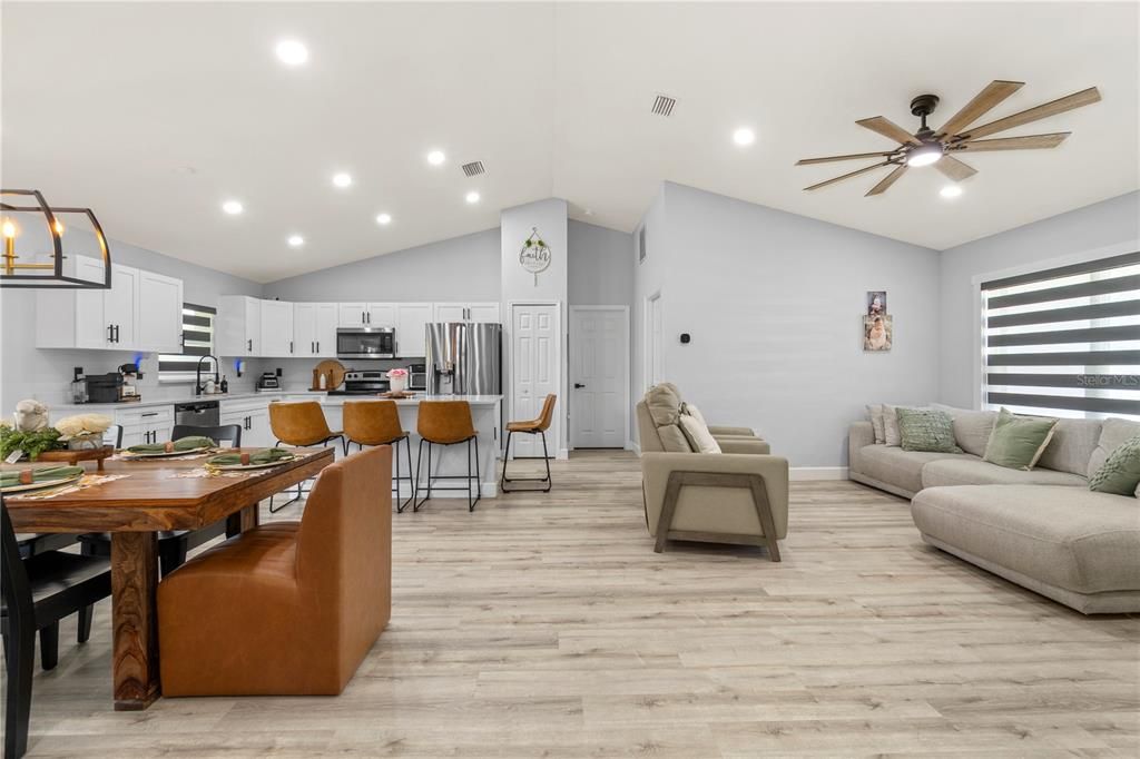 For Sale: $299,000 (3 beds, 2 baths, 1384 Square Feet)