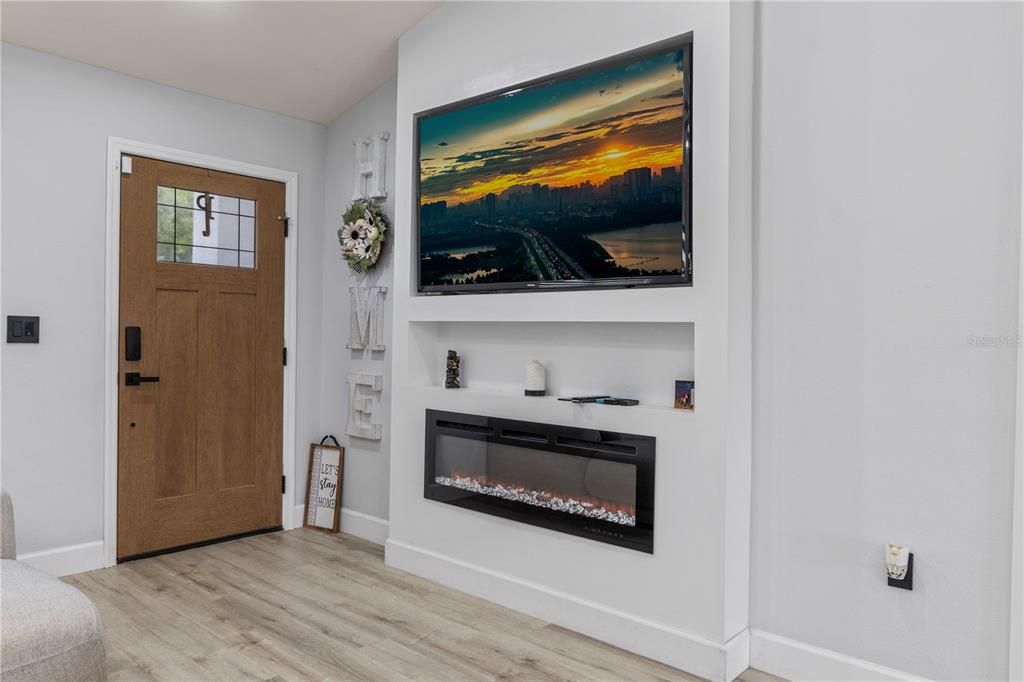 For Sale: $299,000 (3 beds, 2 baths, 1384 Square Feet)