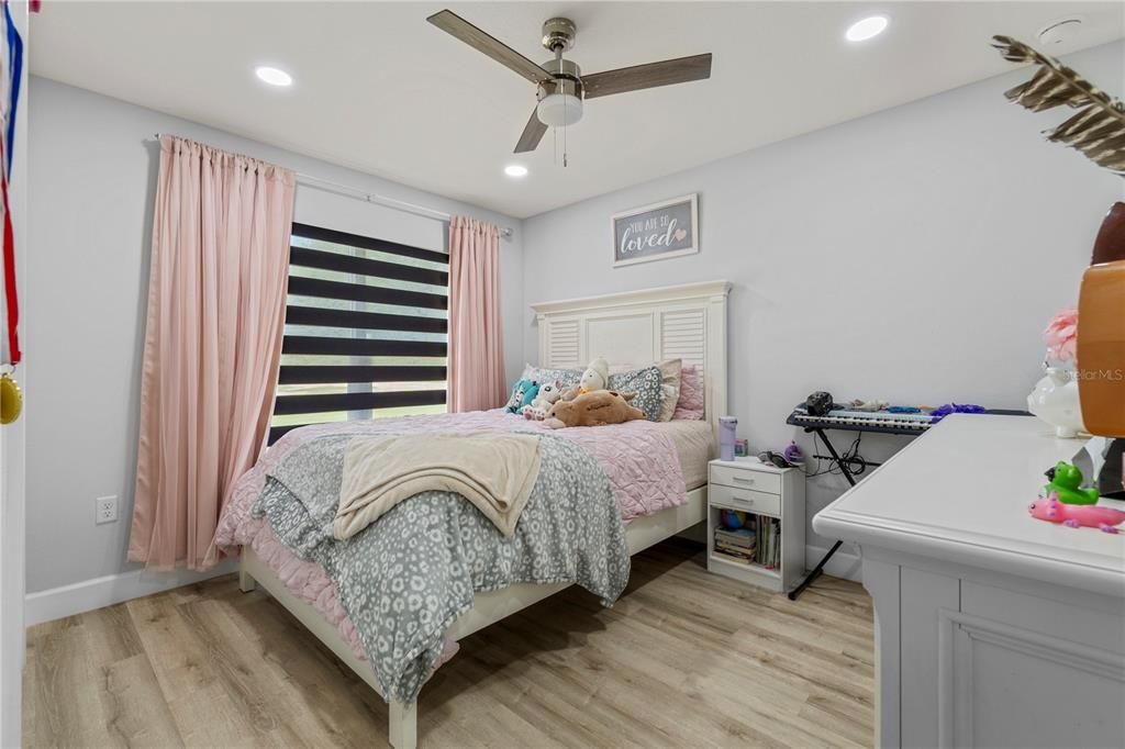 For Sale: $299,000 (3 beds, 2 baths, 1384 Square Feet)