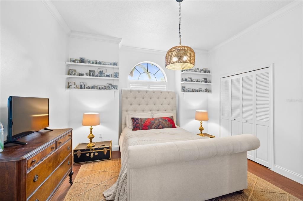 На продажу: $589,900 (3 спален, 2 ванн, 1932 Квадратных фут)