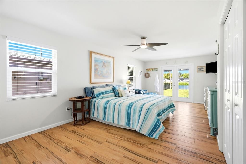 For Sale: $539,900 (2 beds, 2 baths, 1347 Square Feet)
