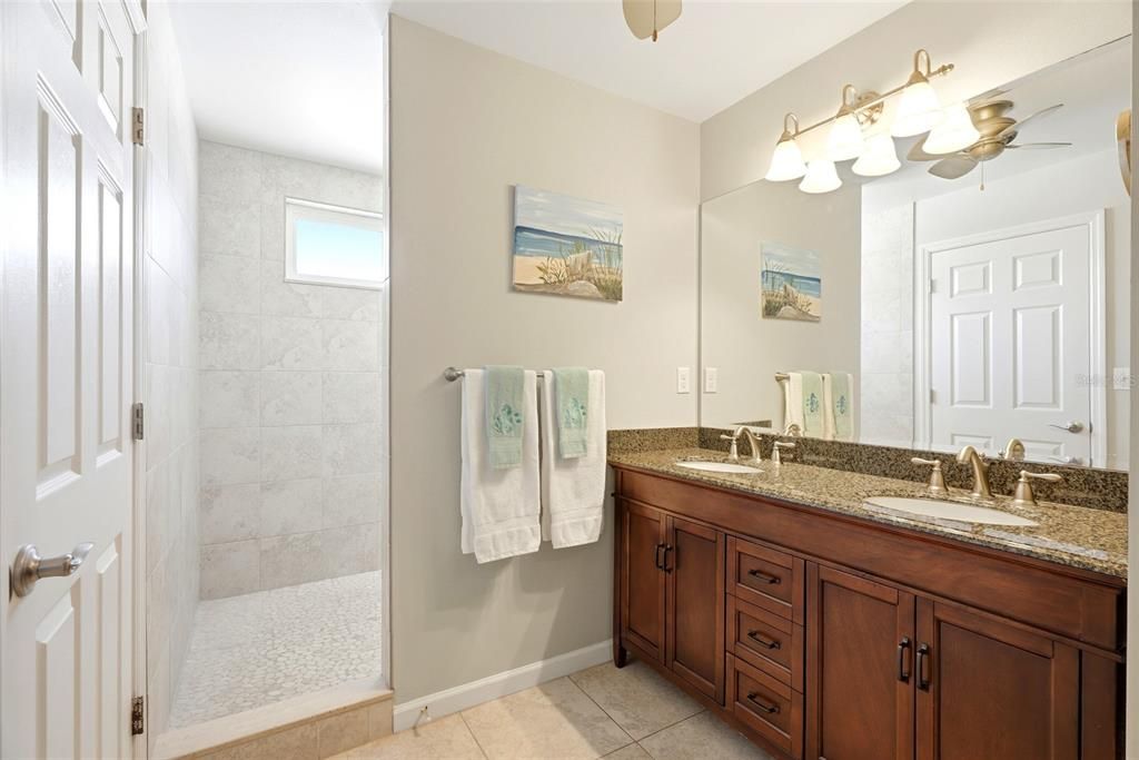 For Sale: $539,900 (2 beds, 2 baths, 1347 Square Feet)