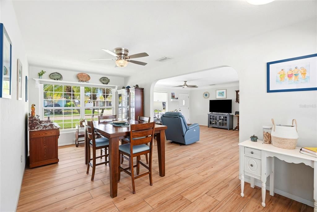 For Sale: $539,900 (2 beds, 2 baths, 1347 Square Feet)