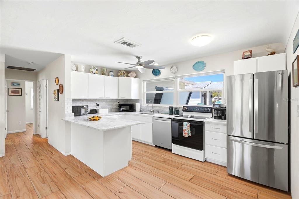 For Sale: $539,900 (2 beds, 2 baths, 1347 Square Feet)
