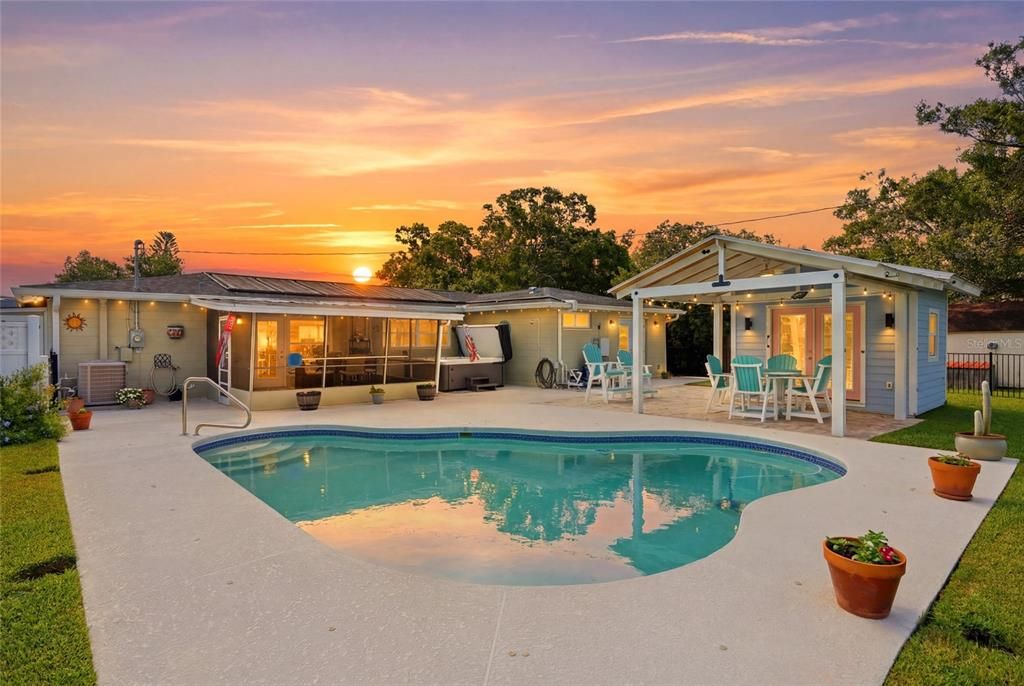 For Sale: $539,900 (2 beds, 2 baths, 1347 Square Feet)