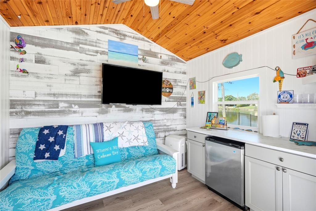 For Sale: $539,900 (2 beds, 2 baths, 1347 Square Feet)