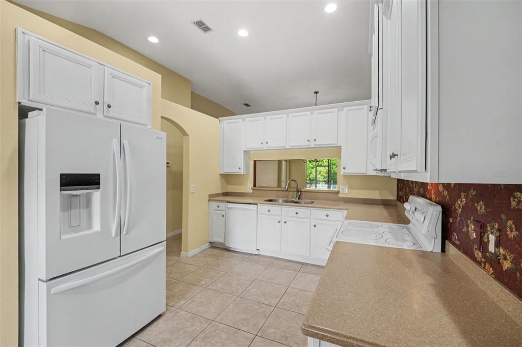 For Sale: $372,000 (3 beds, 2 baths, 1625 Square Feet)