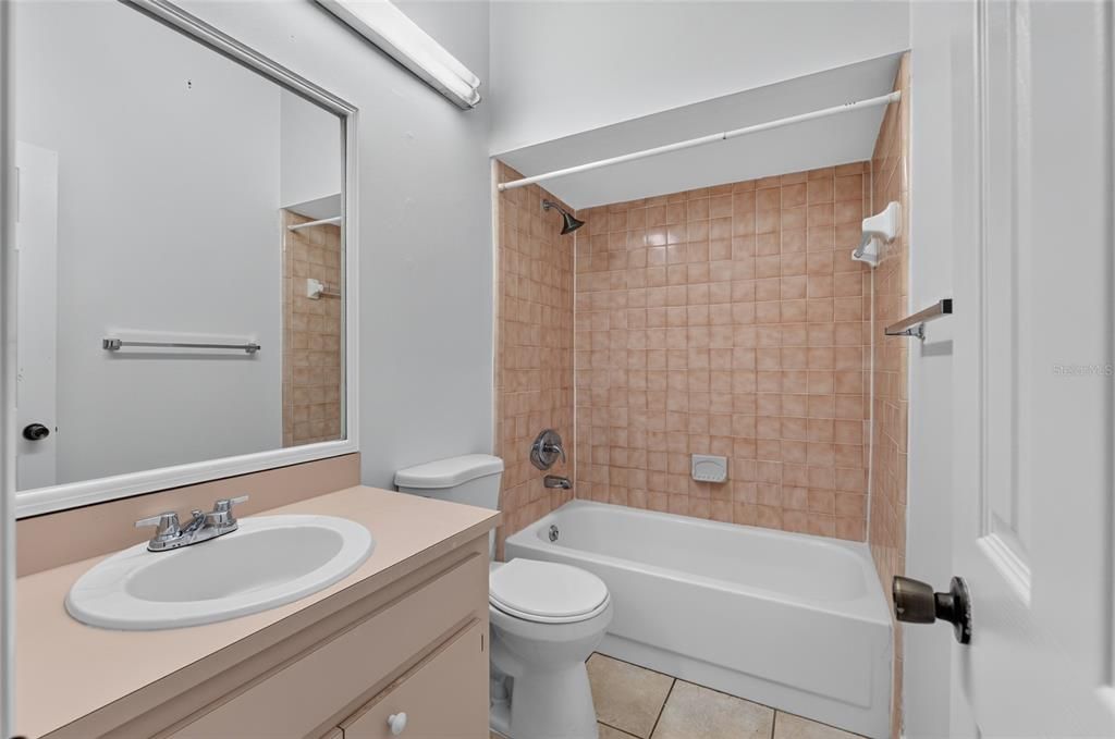 En Venta: $289,900 (3 camas, 2 baños, 1318 Pies cuadrados)