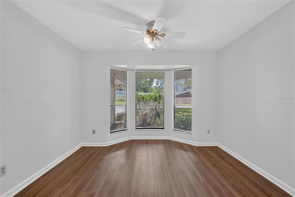 En Venta: $289,900 (3 camas, 2 baños, 1318 Pies cuadrados)
