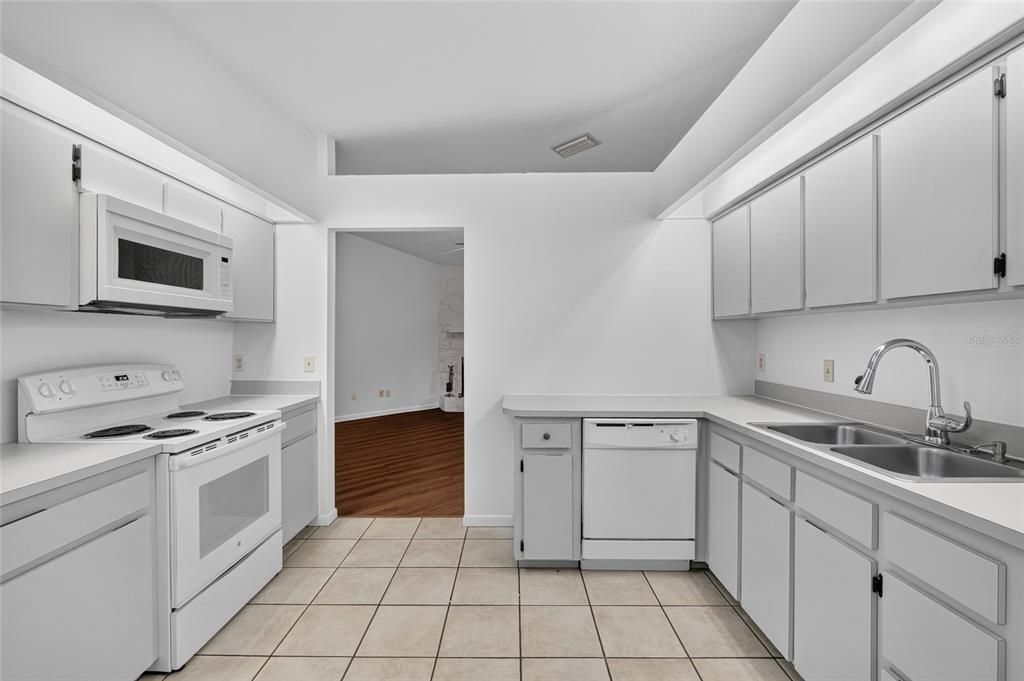 En Venta: $289,900 (3 camas, 2 baños, 1318 Pies cuadrados)
