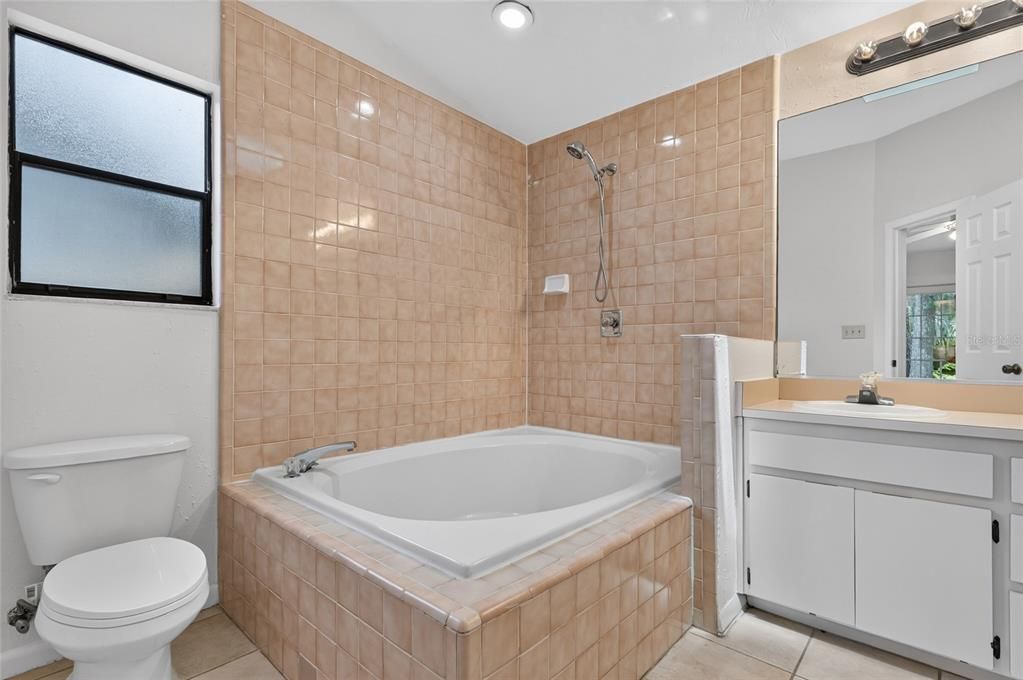 En Venta: $289,900 (3 camas, 2 baños, 1318 Pies cuadrados)