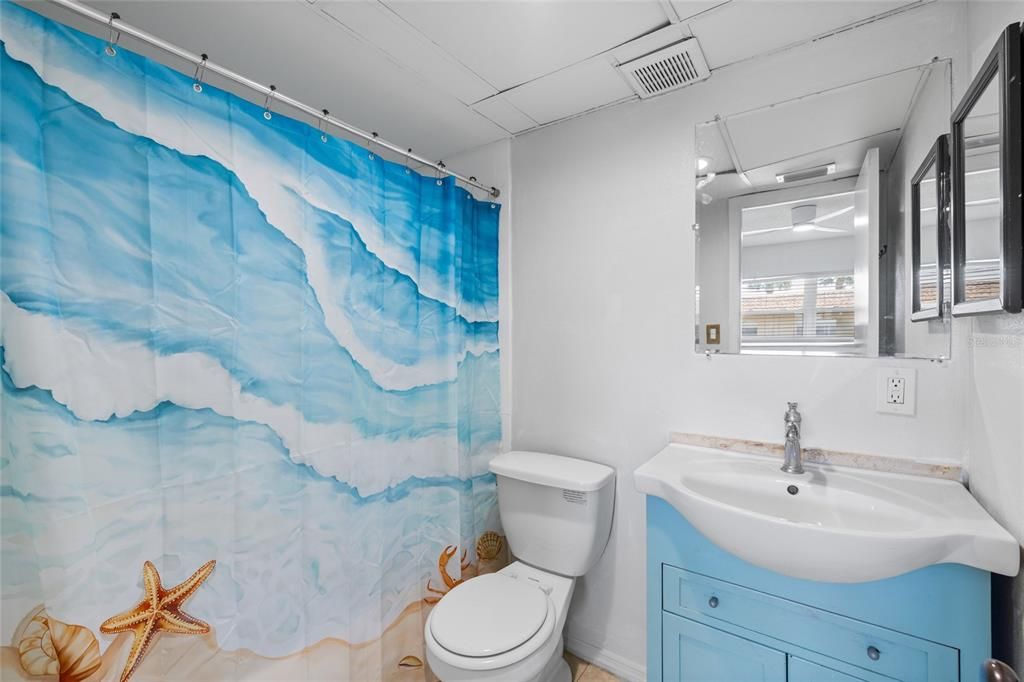 For Sale: $125,000 (2 beds, 1 baths, 925 Square Feet)