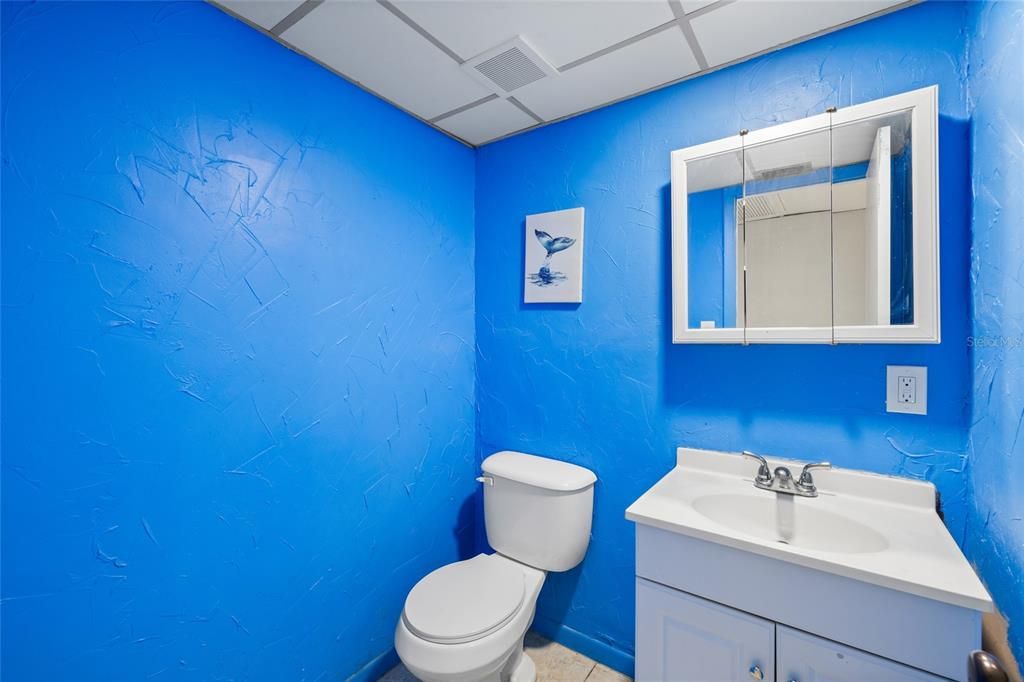 For Sale: $125,000 (2 beds, 1 baths, 925 Square Feet)