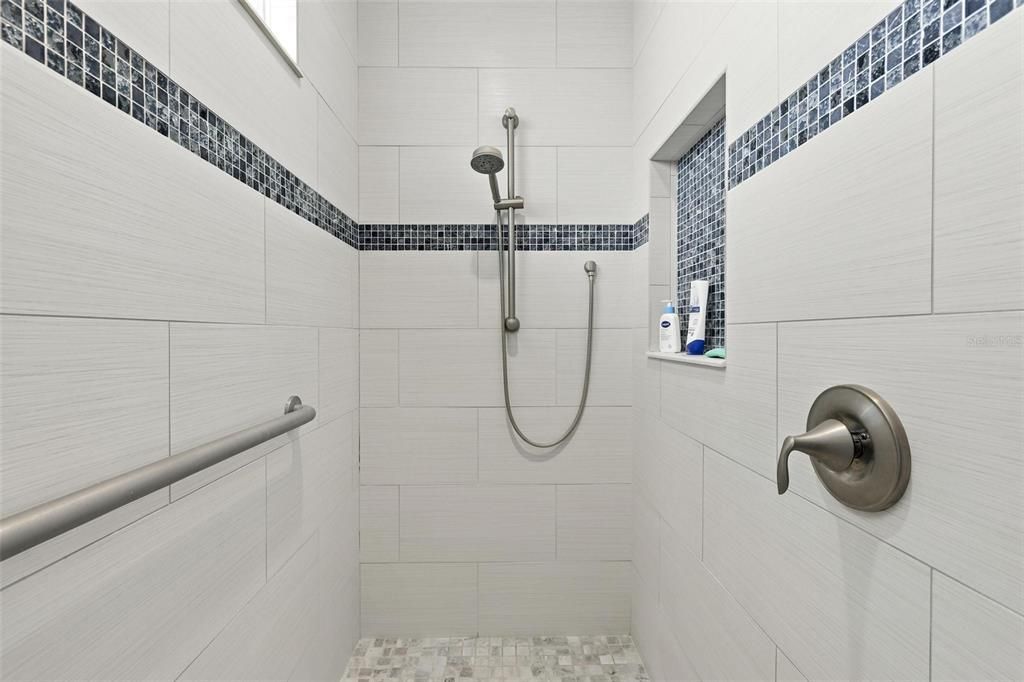 Activo con contrato: $459,000 (3 camas, 2 baños, 1846 Pies cuadrados)