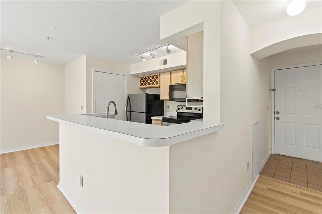 В аренду: $1,800 (2 спален, 2 ванн, 1080 Квадратных фут)