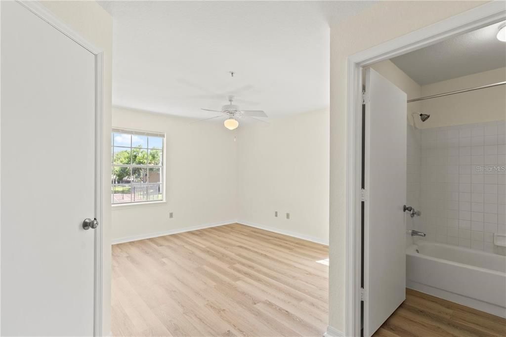 В аренду: $1,800 (2 спален, 2 ванн, 1080 Квадратных фут)