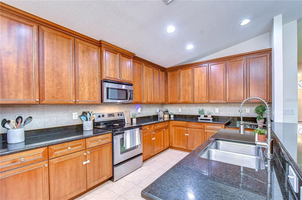 En Venta: $425,000 (4 camas, 2 baños, 2014 Pies cuadrados)