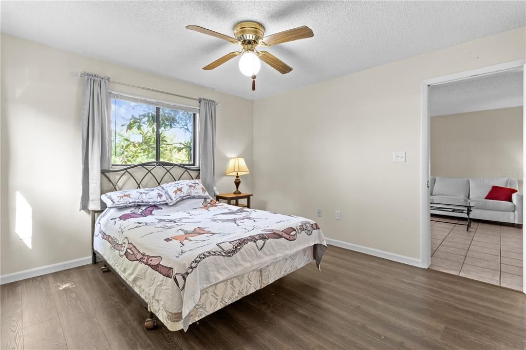 For Sale: $155,000 (2 beds, 2 baths, 1065 Square Feet)