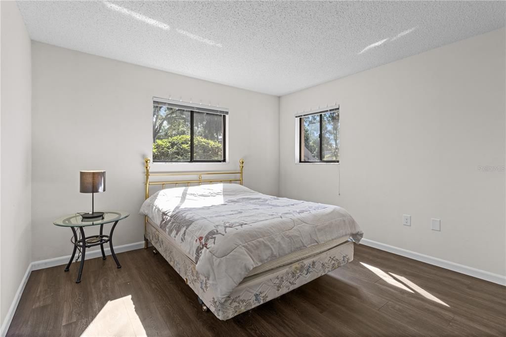 For Sale: $155,000 (2 beds, 2 baths, 1065 Square Feet)