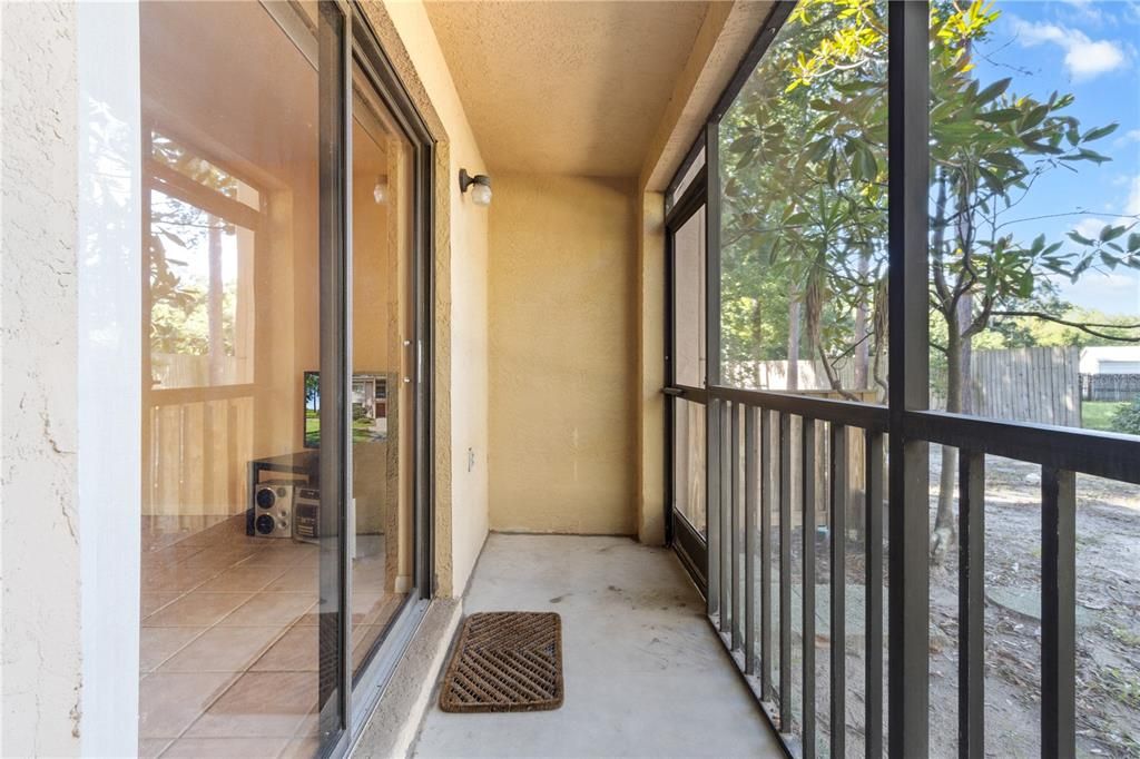 For Sale: $155,000 (2 beds, 2 baths, 1065 Square Feet)