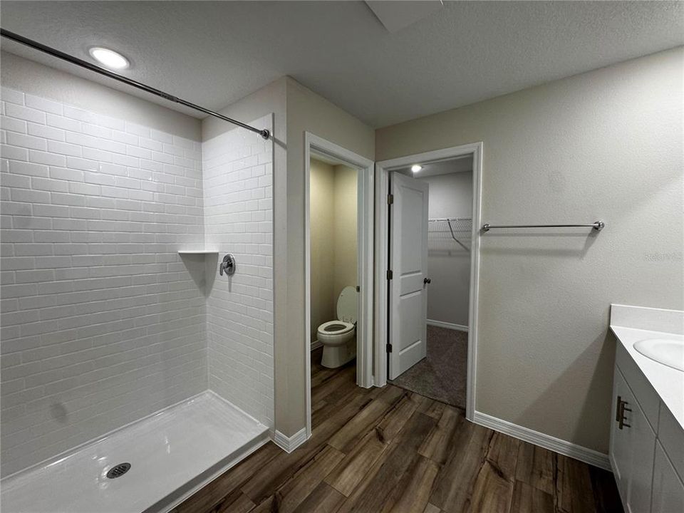 В аренду: $2,380 (4 спален, 2 ванн, 1850 Квадратных фут)