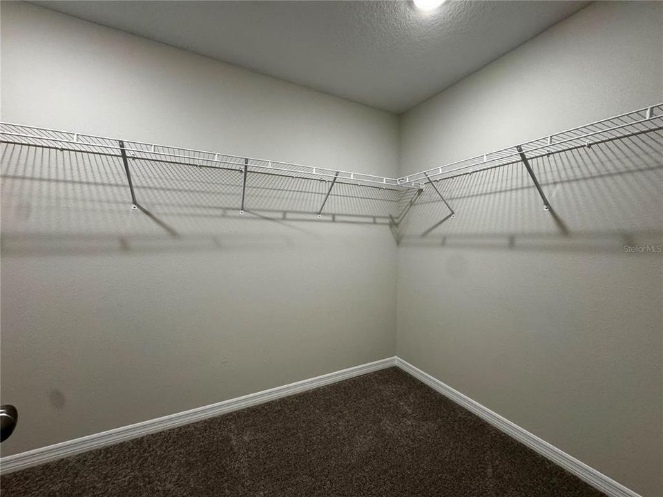 В аренду: $2,380 (4 спален, 2 ванн, 1850 Квадратных фут)