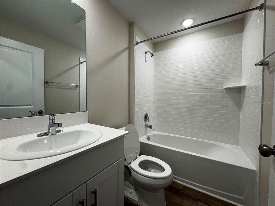 В аренду: $2,380 (4 спален, 2 ванн, 1850 Квадратных фут)