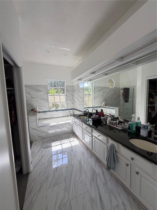 For Sale: $669,000 (4 beds, 3 baths, 2552 Square Feet)
