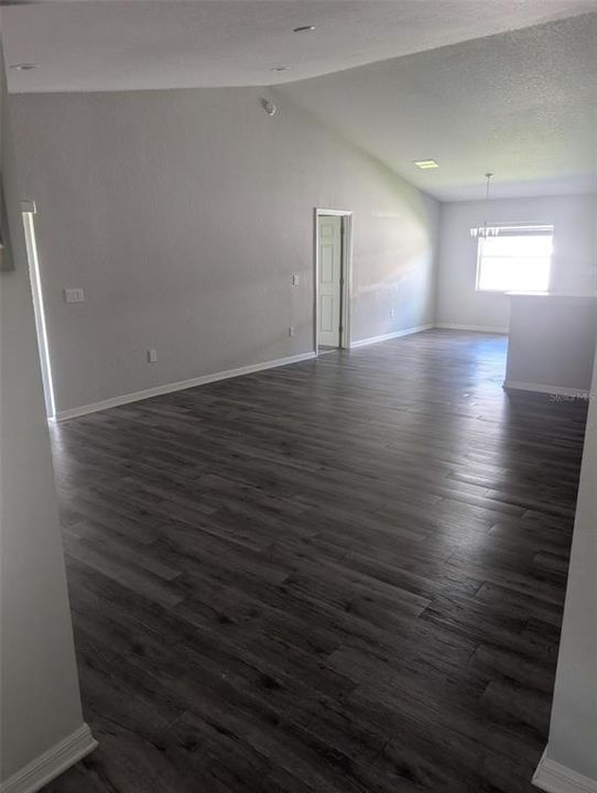 For Rent: $2,200 (3 beds, 2 baths, 1552 Square Feet)