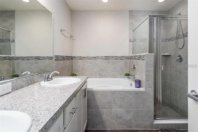 For Rent: $2,200 (3 beds, 2 baths, 1552 Square Feet)