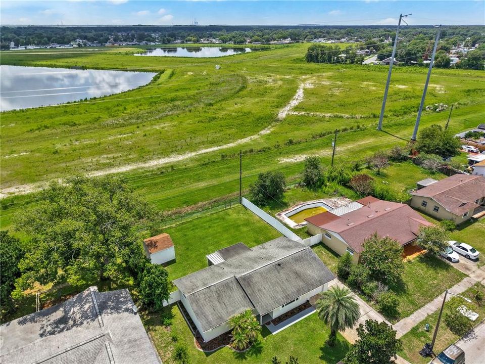 На продажу: $349,999 (3 спален, 2 ванн, 1185 Квадратных фут)