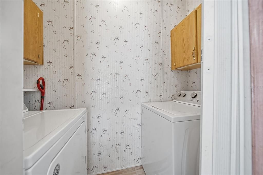 На продажу: $184,999 (2 спален, 2 ванн, 1323 Квадратных фут)
