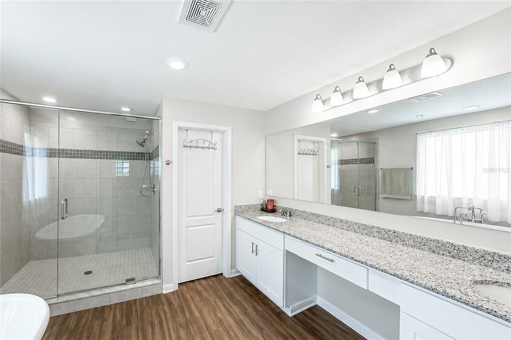 En Venta: $525,000 (4 camas, 2 baños, 3278 Pies cuadrados)
