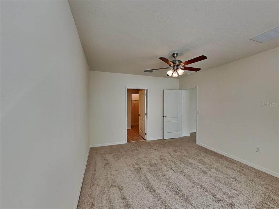 For Rent: $2,199 (4 beds, 2 baths, 1875 Square Feet)