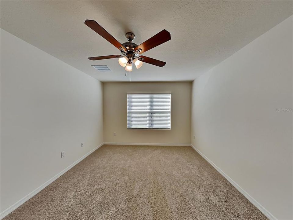 For Rent: $2,199 (4 beds, 2 baths, 1875 Square Feet)