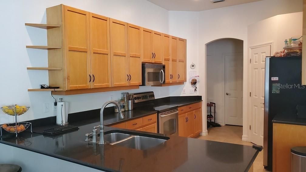 For Rent: $2,695 (4 beds, 3 baths, 3153 Square Feet)