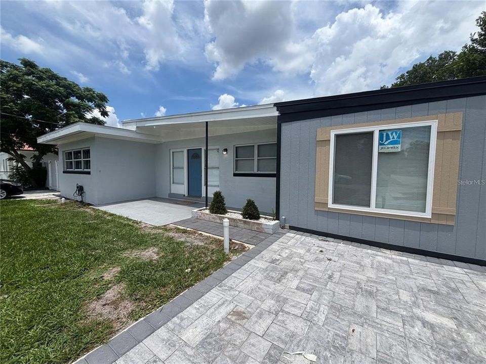 For Sale: $370,000 (4 beds, 2 baths, 1358 Square Feet)