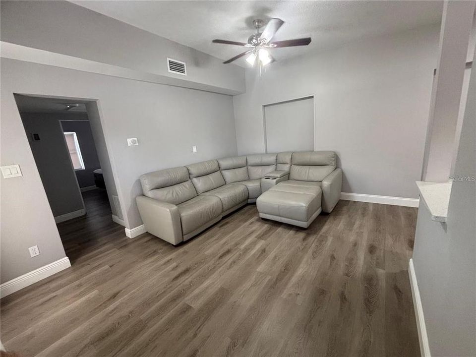 For Sale: $370,000 (4 beds, 2 baths, 1358 Square Feet)