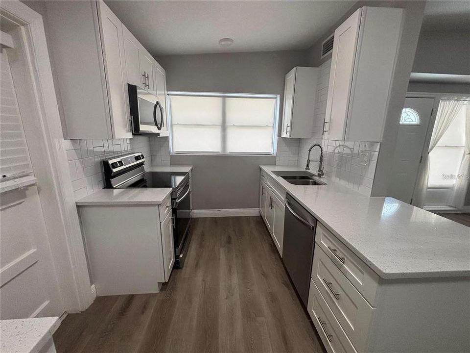 For Sale: $370,000 (4 beds, 2 baths, 1358 Square Feet)