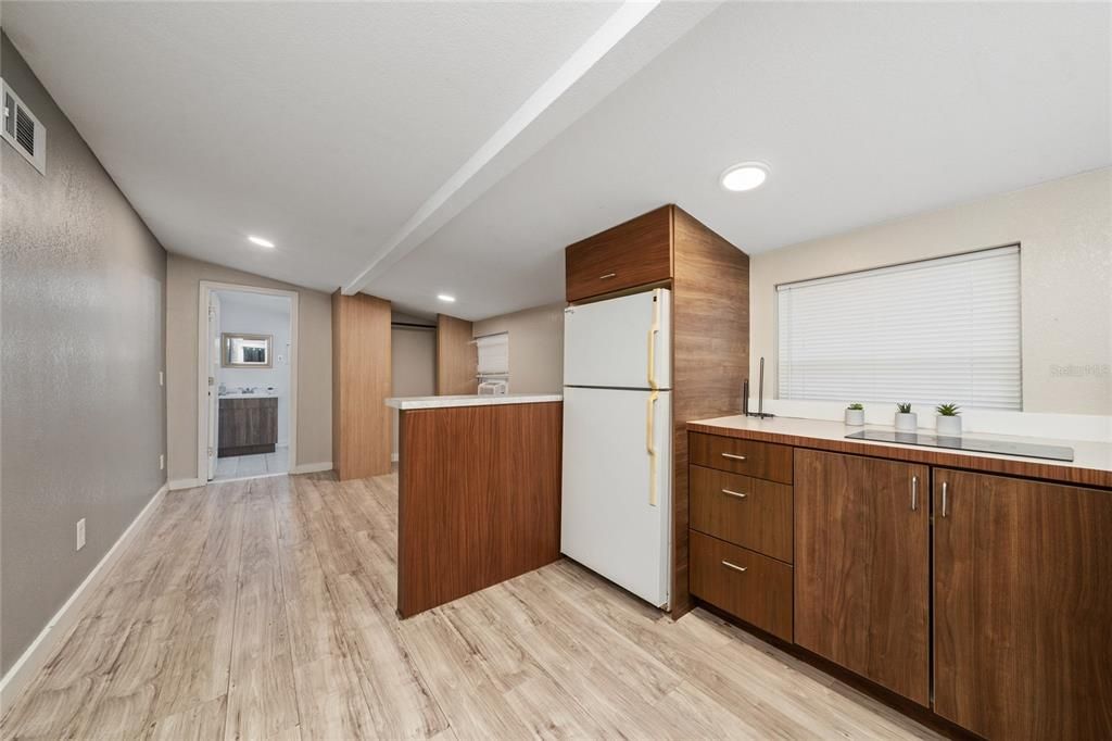На продажу: $225,000 (3 спален, 2 ванн, 845 Квадратных фут)